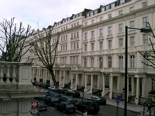 Georgian terraced townhouses. The black railings enclose the basement areas, which in the twentieth century were converted to garden flats.