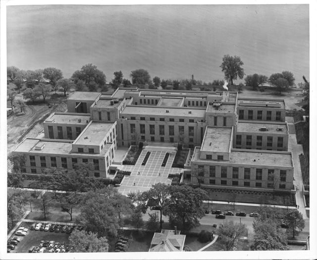 Technological Institute in 1942, after the relocation of Patten Gymnasium but before the construction of the Lakefill