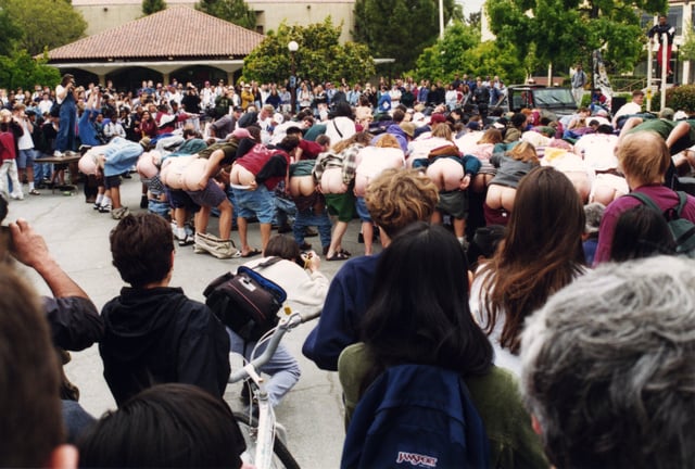 Students mooning at Stanford University, intended as an unspecified protest and a world record attempt