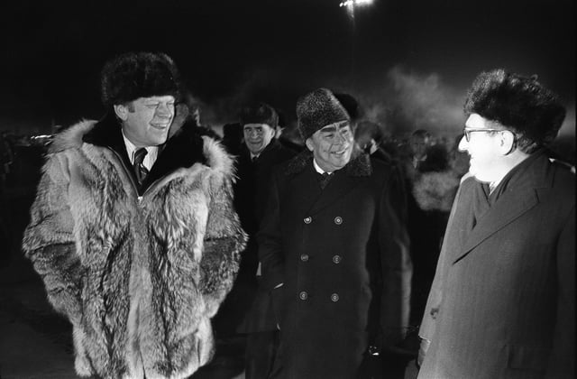 Gerald Ford, Leonid Brezhnev and Henry Kissinger speaking informally at the Vladivostok Summit in 1974