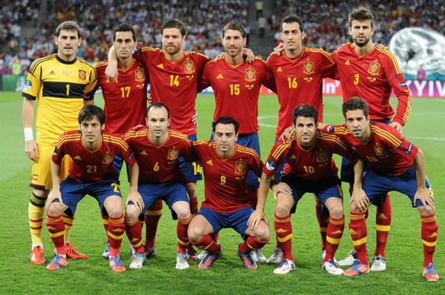 Piqué (back row, first from right) lining up before the UEFA Euro 2012 Final