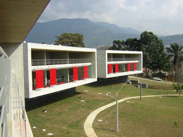 León de Greiff Library