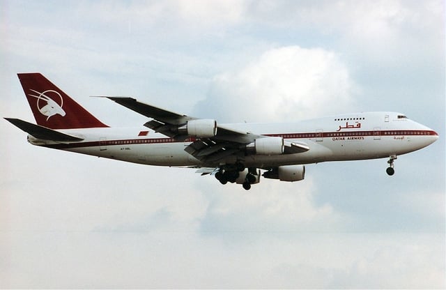 Qatar Airways 747SR-81 landing at London Gatwick Airport in 1996