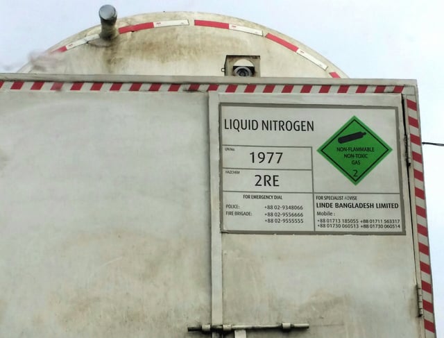 A container vehicle carrying liquid nitrogen.