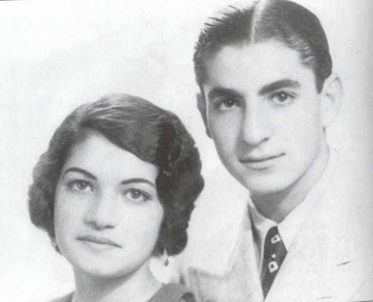 Mohammad Reza with his twin sister, Ashraf, in the 1940s