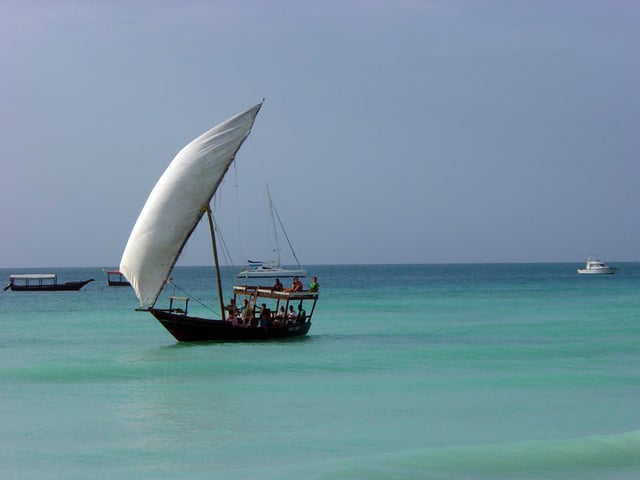 A large dhow with lateen sail rigs