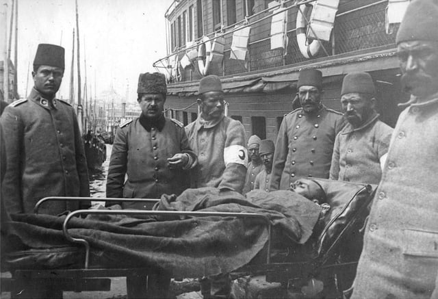 Transporting Ottoman wounded at Sirkeci