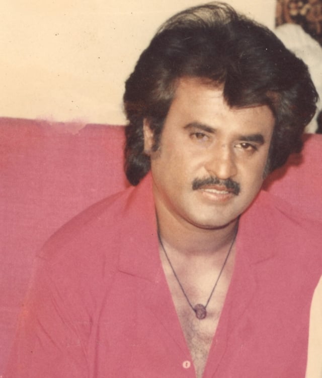 Rajinikanth in 1989, during the shooting of Raja Chinna Roja