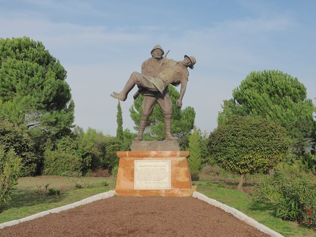 Respect to Mehmetçik Monument (Anzac soldier injured in the arms of Turkish troops)