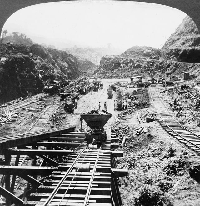 Construction work on the Gaillard Cut is shown in this photograph from 1907.