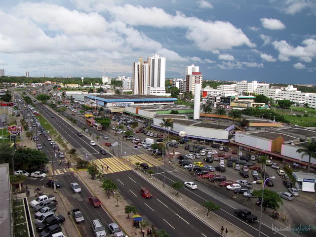 Colares Moreira Avenue.