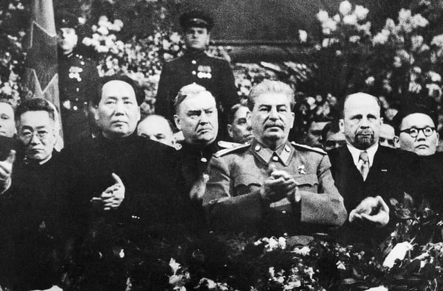 Stalin at his seventieth birthday celebration with (left to right) Mao Zedong, Nikolai Bulganin, Walter Ulbricht and Yumjaagiin Tsedenbal