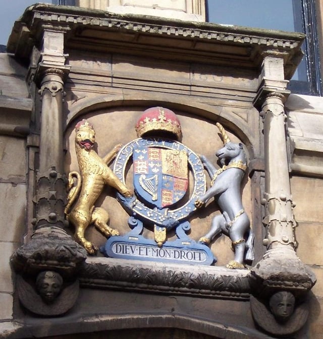 Coat of arms of King James I added in 1617 when the monarch visited the city for nine days