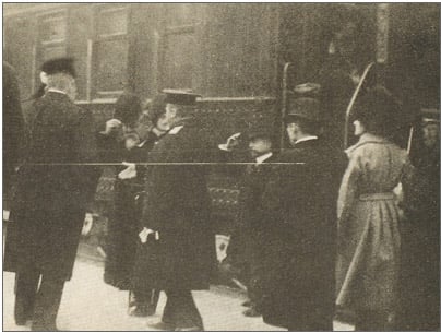 Ito (second on the left) before being gunned down by An Jung-geun