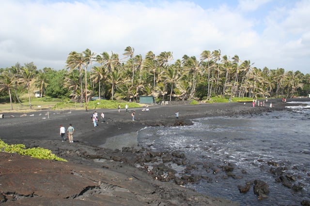 Punaluʻu Black Sand Beach Park