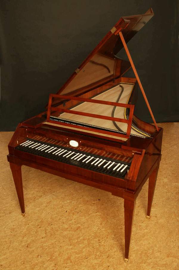 Early piano replica by the modern builder Paul McNulty, after Walter & Sohn, 1805