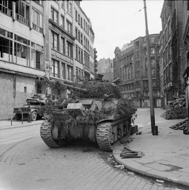 Sherman Firefly – Hamburg 1945