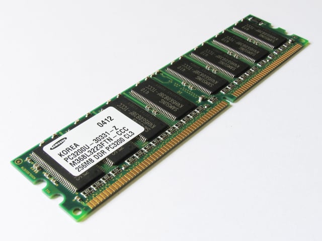 A Samsung DDR SDRAM module