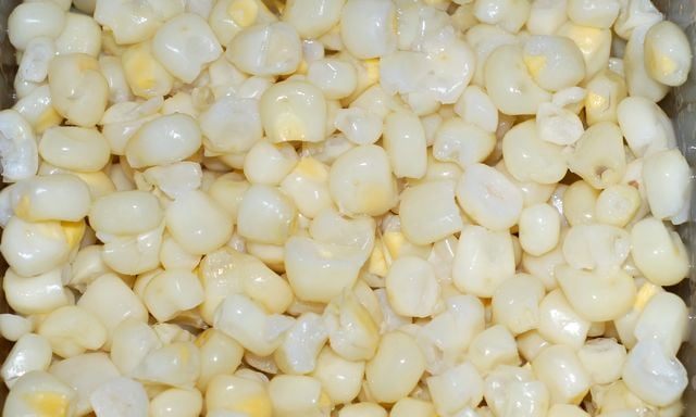 Cut white sweet corn