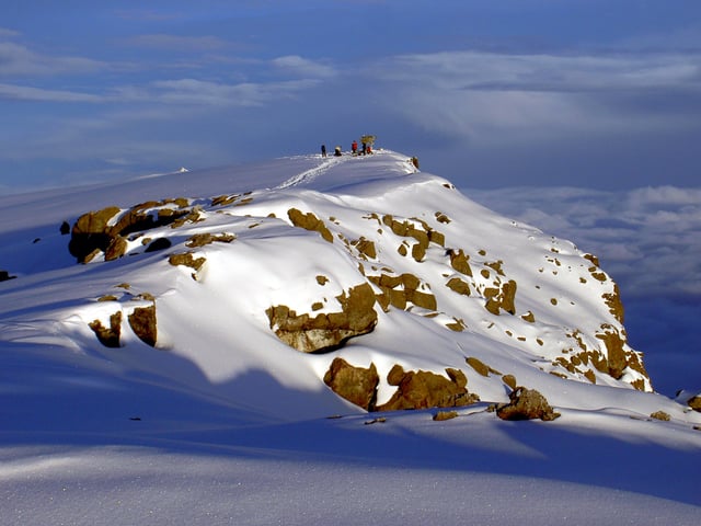 The snowcapped Uhuru Peak