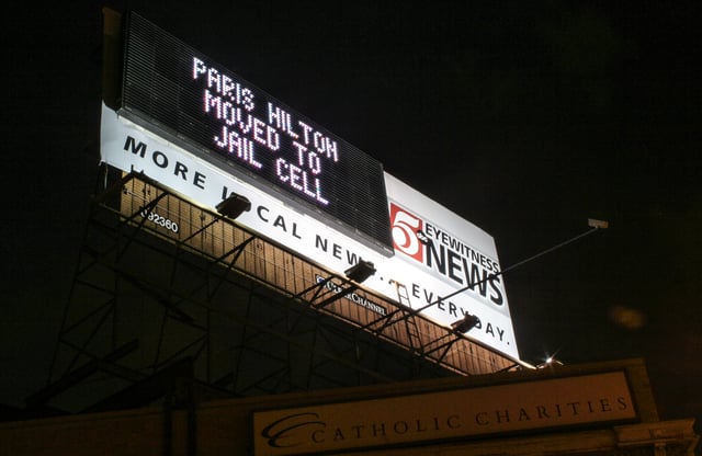 A Minnesota billboard informing about Hilton's prison time in June 2007