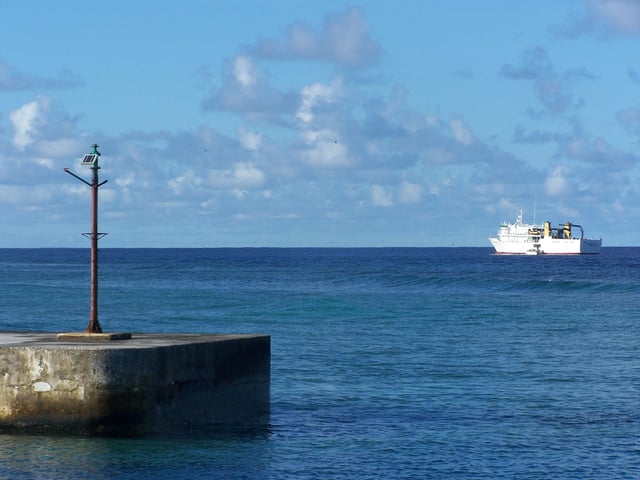 Manu Folau off Vaitupu atoll (2006)