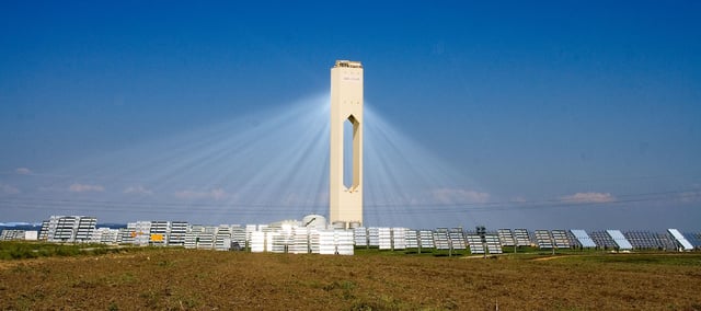 Solar power tower PS10 in Sanlúcar la Mayor.