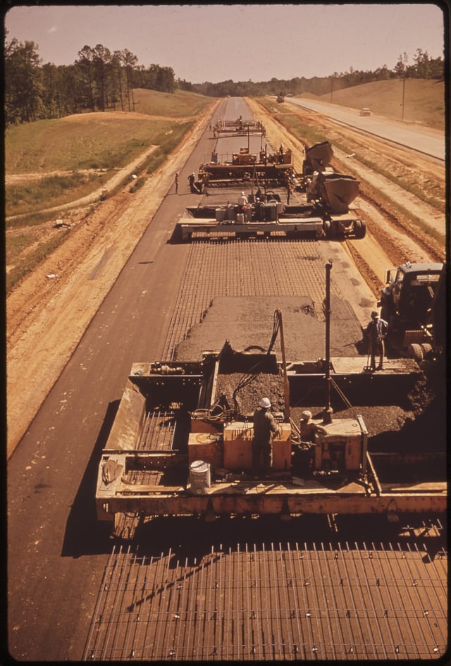 I‑55 under construction in Mississippi, photo from May 1972
