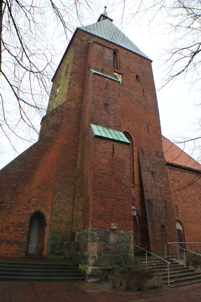 St. Nicolai and Eulenspiegel-Grave (Mölln)
