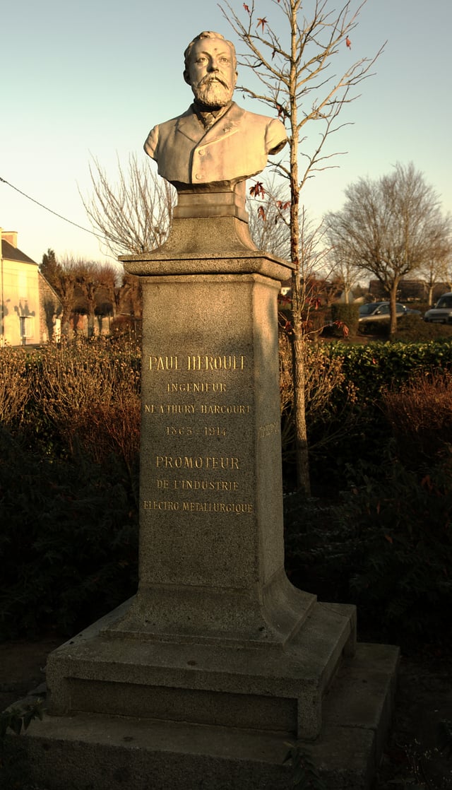 Statue of Paul Heroult