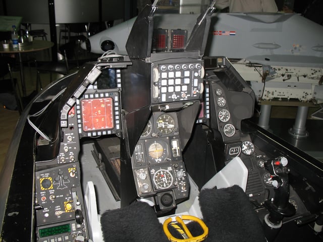 F-16 ground trainer cockpit (F-16 MLU)