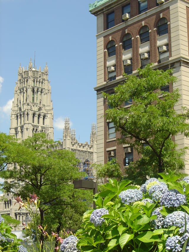 Pupin Hall (right), Union Theological Seminary (center) Riverside Church (left)