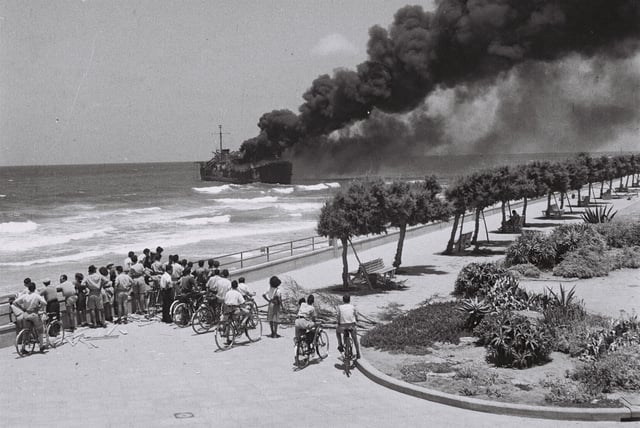 Altalena burning near Tel Aviv beach