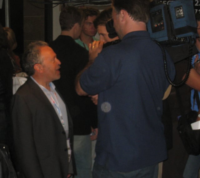 Reich being interviewed by the press during the 2008 Democratic National Convention