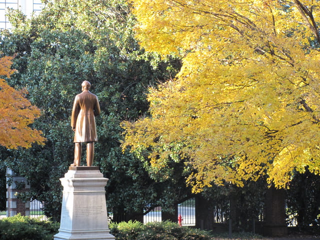 Main Campus, looking toward West End Avenue