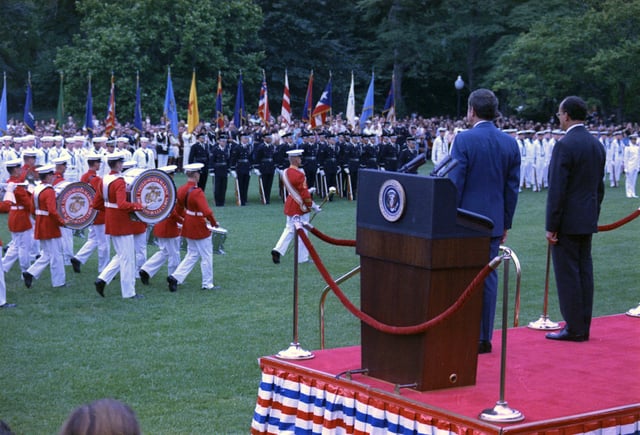 US President Richard Nixon (left) and Luis Echeverría reviewing US troops (1972)