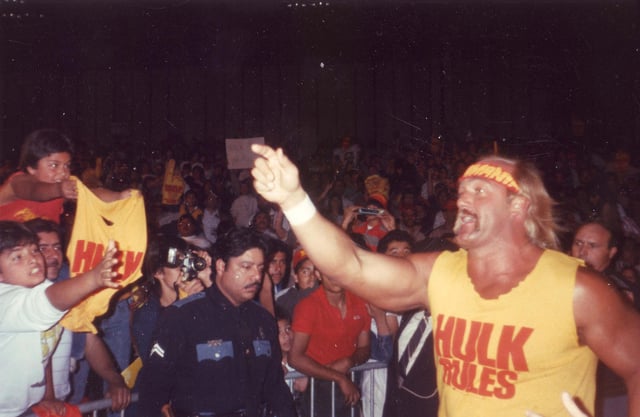 Hogan making his way to the ring in 1989