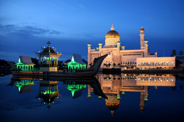 Sultan Omar Ali Saifuddin Mosque in Brunei on the eve of Ramadhan. The wealthy kingdom adopted Melayu Islam Beraja (Malay Islamic Monarchy) as the national philosophy since its independence in 1984.