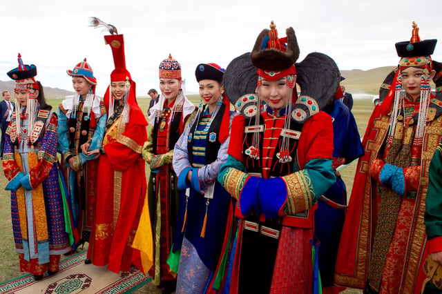 Mongol women in traditional dress