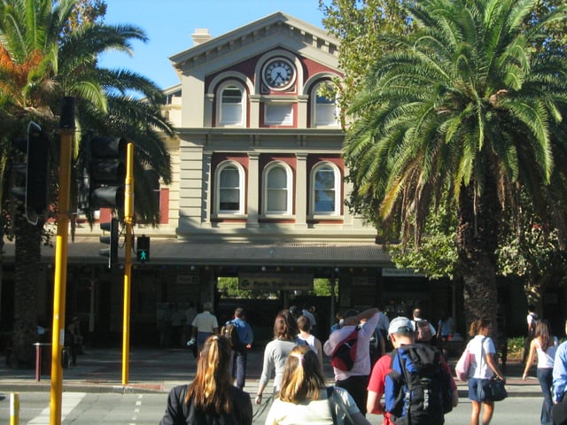Wellington Street entrance to Perth railway station