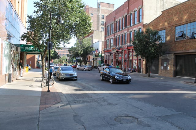 The 4th Street Neighborhood is within the Court Avenue Entertainment District of Downtown Des Moines.