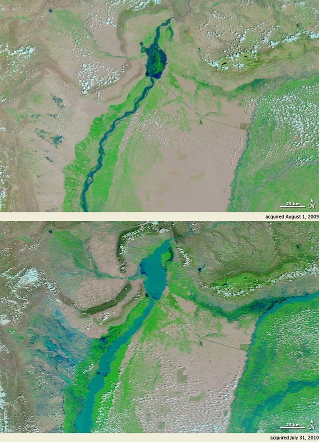 Satellite images of the upper Indus River valley, comparing water-levels on 1 August 2009 (top) and 31 July 2010 (bottom)