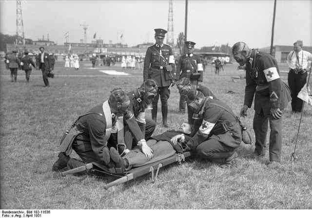 German Red Cross paramedics training in 1931