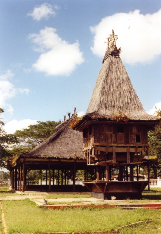 Sacred house (lee teinu) in Lospalos