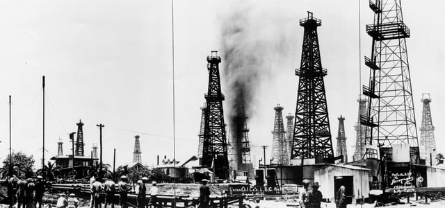 Oil field in Long Beach, 1920