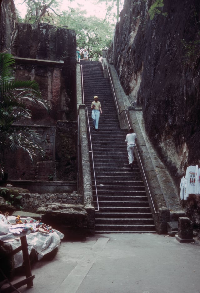 Queen's staircase