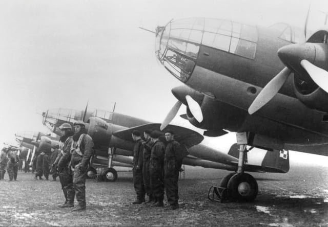 Polish PZL.37 Łoś medium bombers with a four-man crew