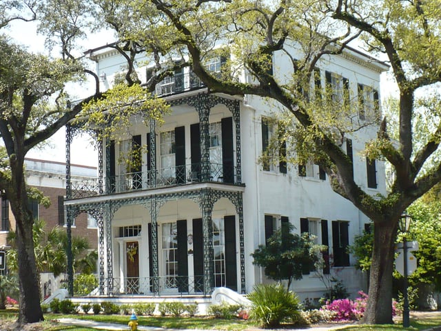 A house within the De Tonti Square Historic District.