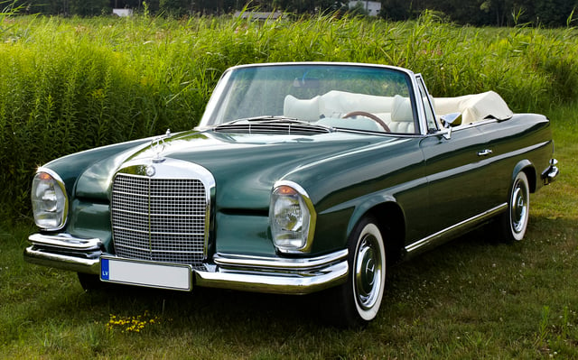 Since the W108 and W109 were only available as 4-door models, 2-door W111 and W112 coupés and cabriolets like this 1969 280SE are frequently mistaken for them