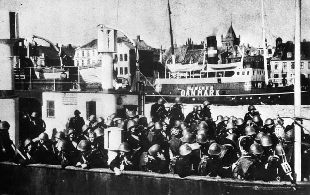 Colonel Bennike's 4th Regiment on the seized ferry in Elsinore
